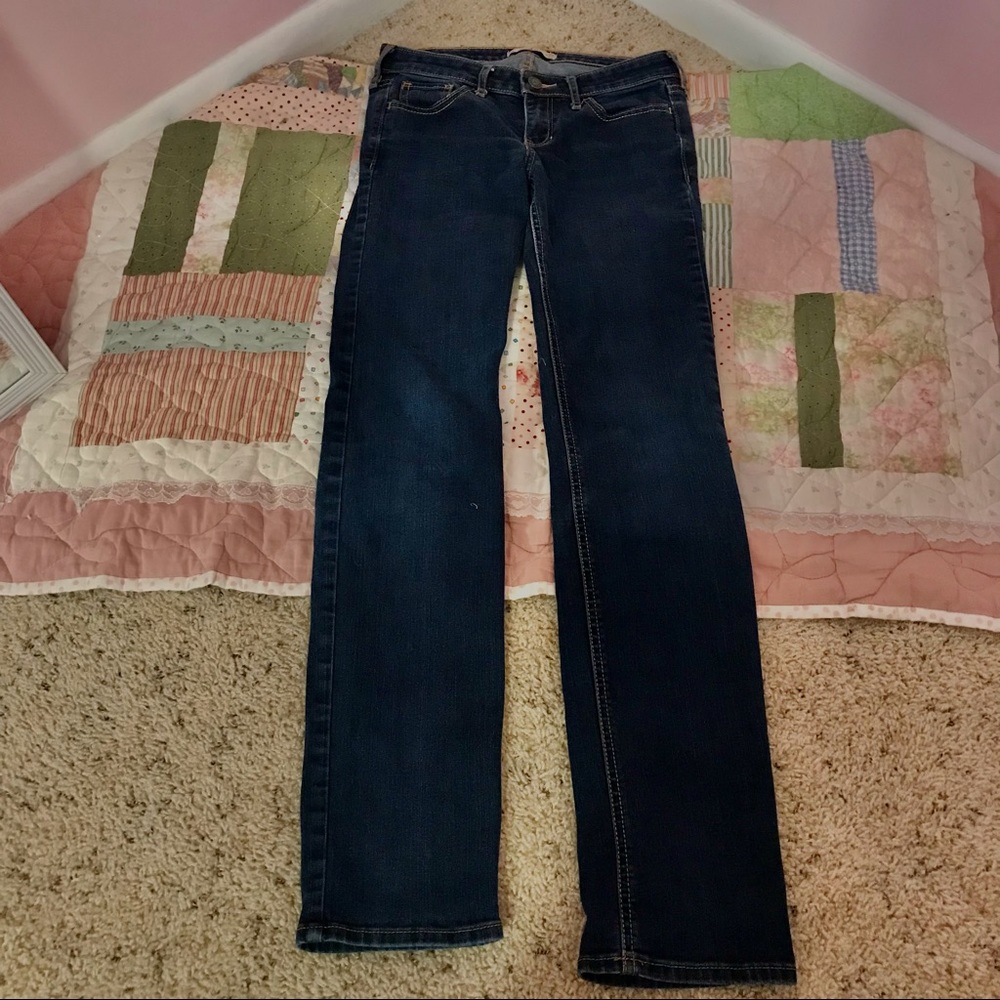 ⭐️3/$15⭐️ Hollister Dark Wash Jeans
